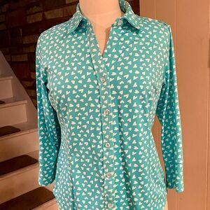 Lulu B Women’s Teal Heart Print Button-Up Top